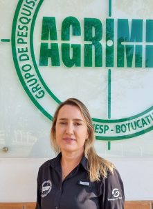 Regiane Oliveira, pesquisadora e pós-doutora em entomologia do grupo Agrimip